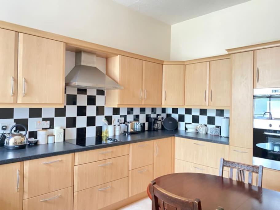 St John'S Flat Spacious Accomodation Dalry  Zewnętrze zdjęcie